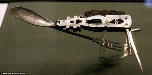 roman army knife 1