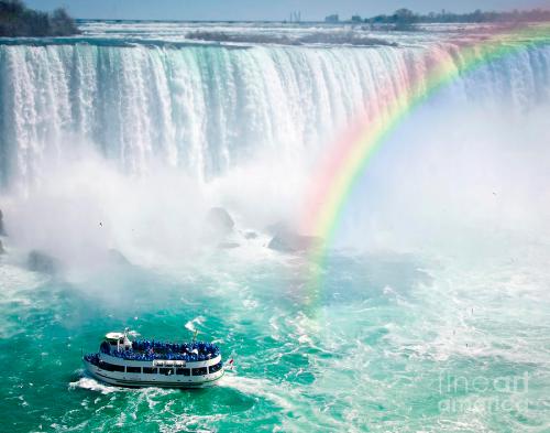 rainbow-and-tourist-boat-at-niagara-falls-elena-elisseeva